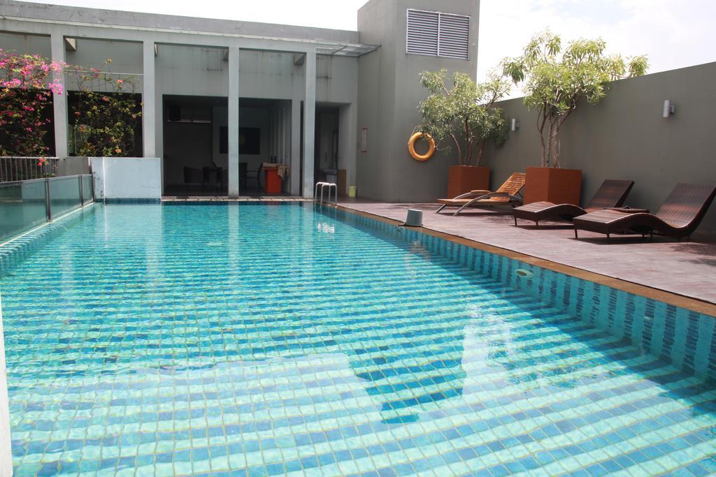 Sparks Life Jakarta, Artotel Curated Eksteriør bilde