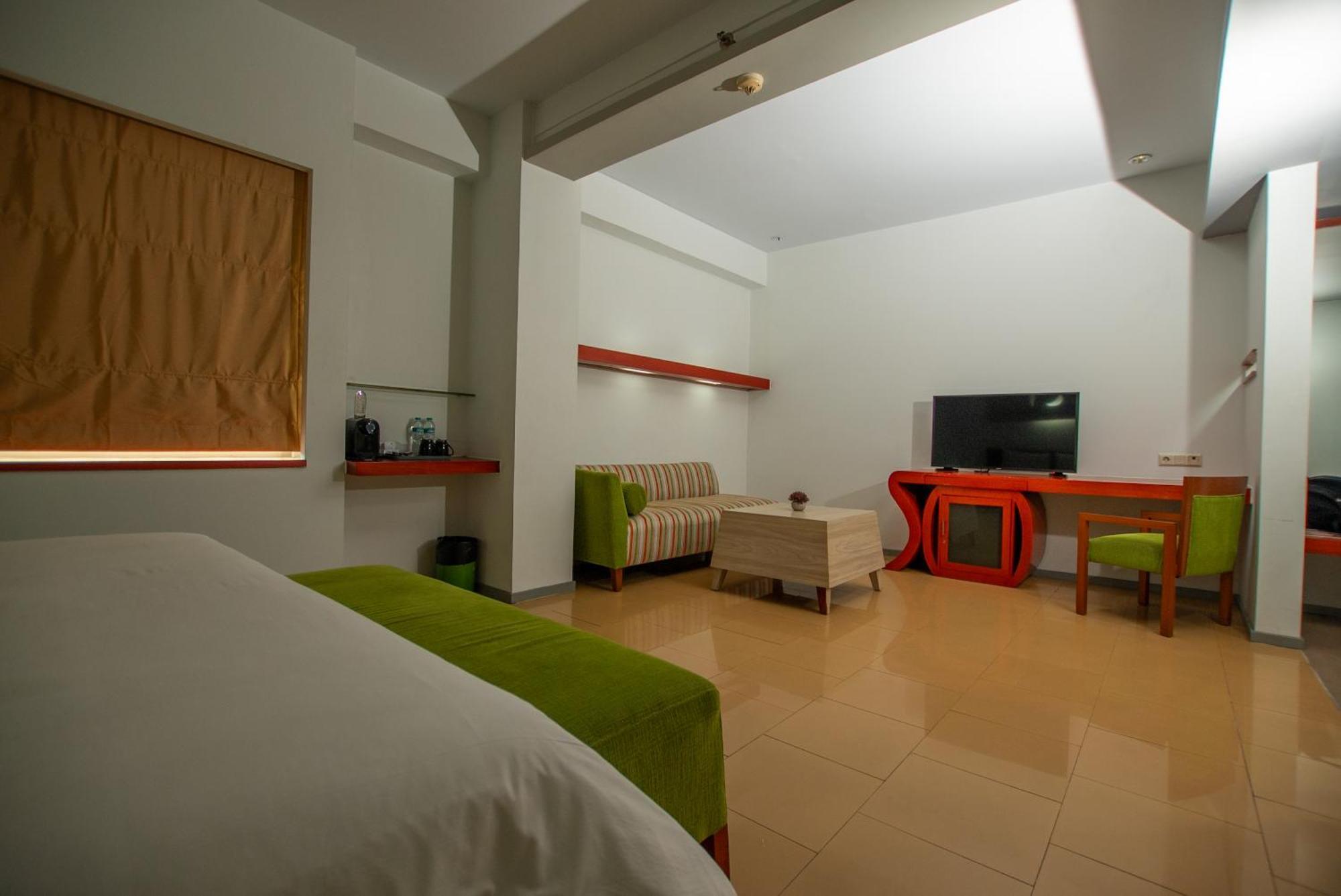 Sparks Life Jakarta, Artotel Curated Eksteriør bilde