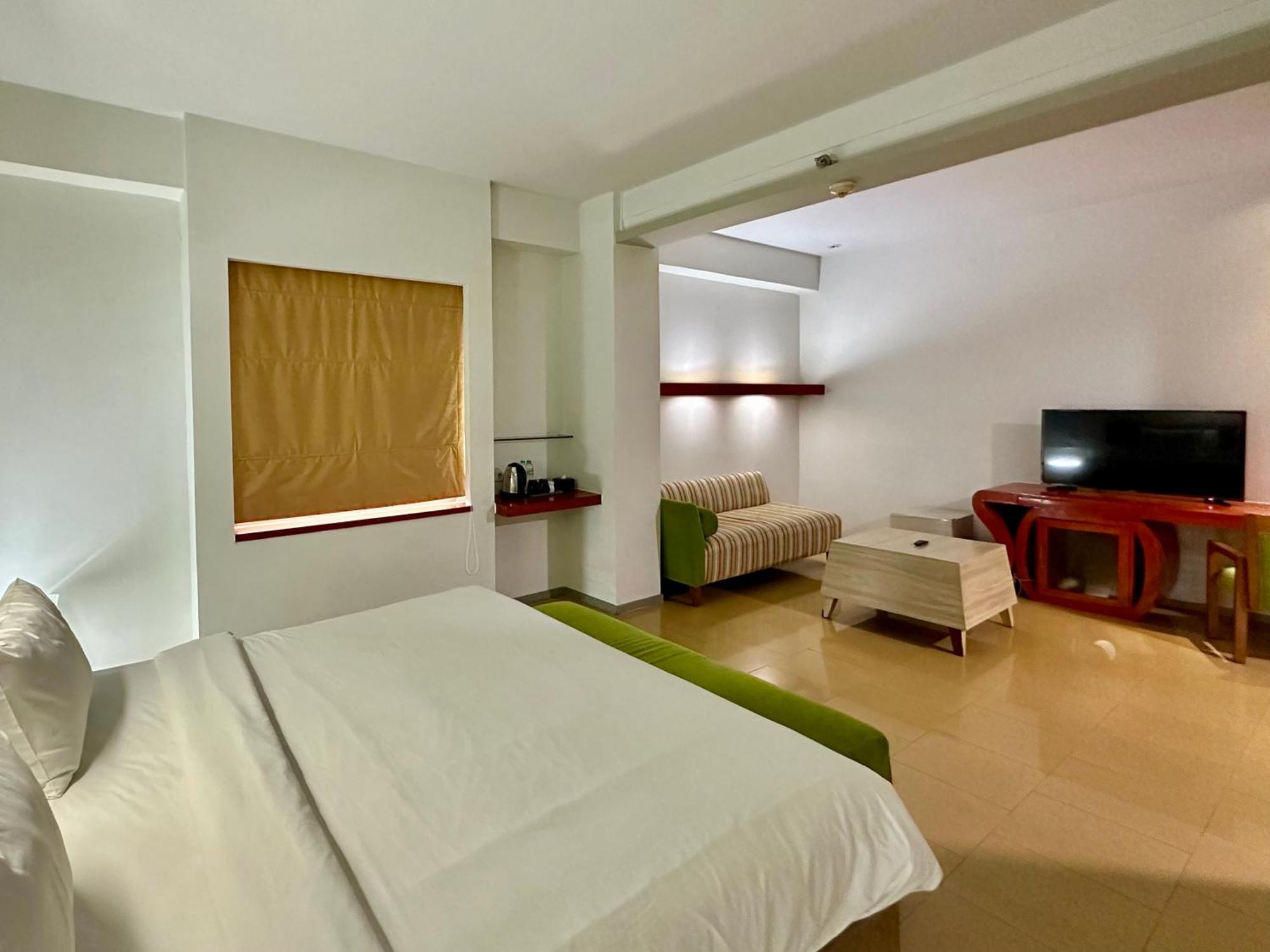 Sparks Life Jakarta, Artotel Curated Eksteriør bilde