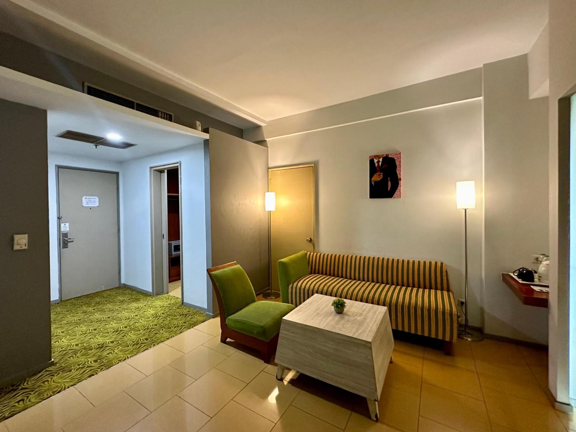 Sparks Life Jakarta, Artotel Curated Eksteriør bilde